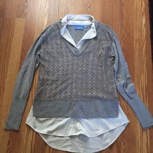 Simply Vera Wang sweater top,grey/white, medium